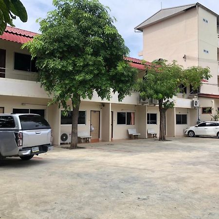 Ratchaphruek Resort Lopburi Ngoại thất bức ảnh